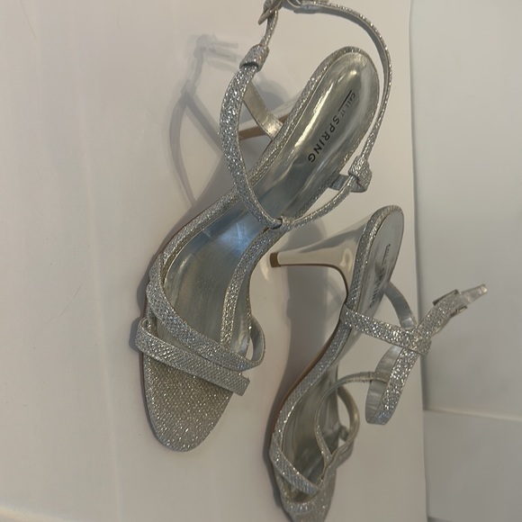 CALL IT SPRING SILVER HEEL ANKLE STRAP SANDALS SIZE 7. NO BOX - Picture 2 of 4